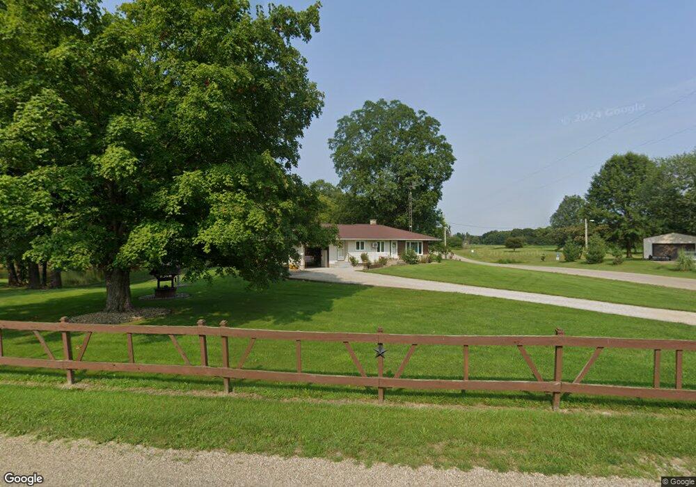 9249 N 1000th Rd, Effingham, IL 62401 - photo 1