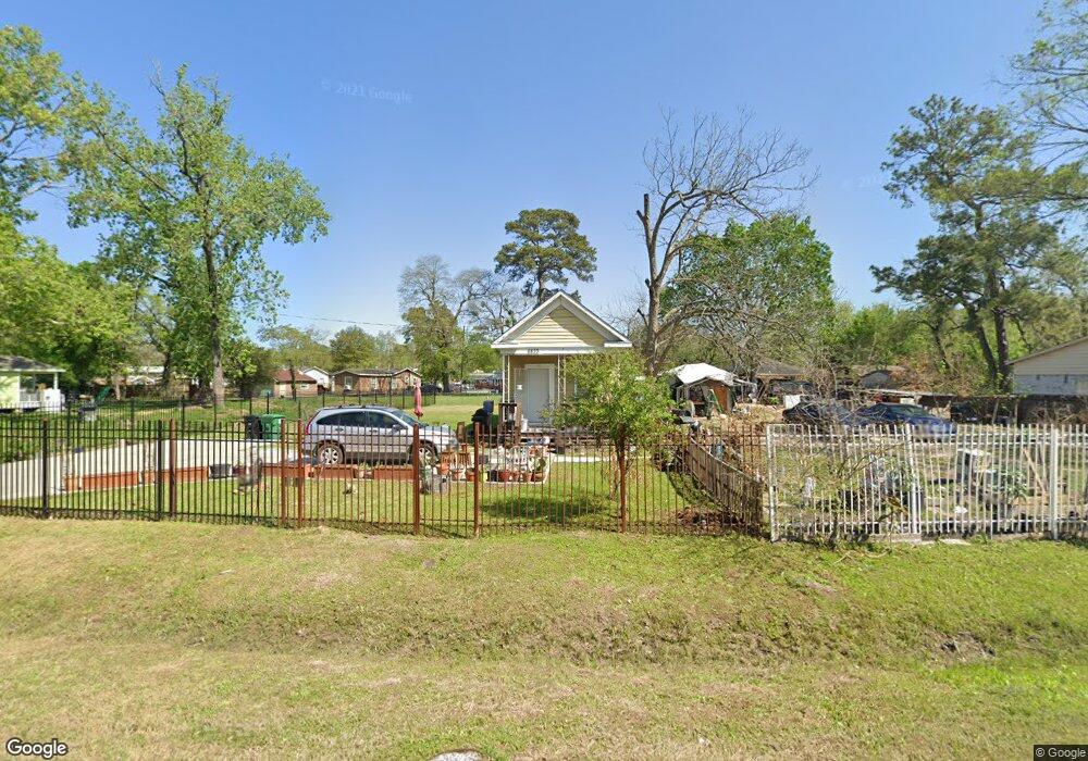 6833 Carothers St, Houston, TX 77028 - photo 1