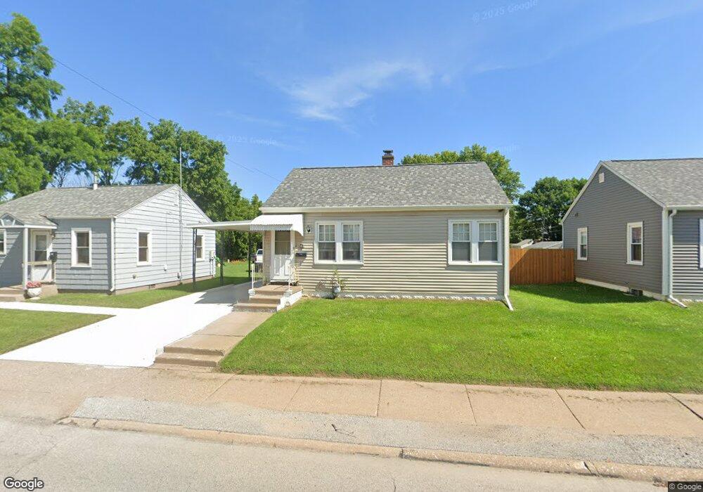 1918 W Locust St, Davenport, IA 52804 - photo 1