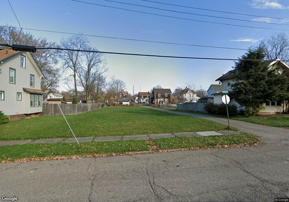 2219 10th St SW, Canton, OH 44706 - photo 1