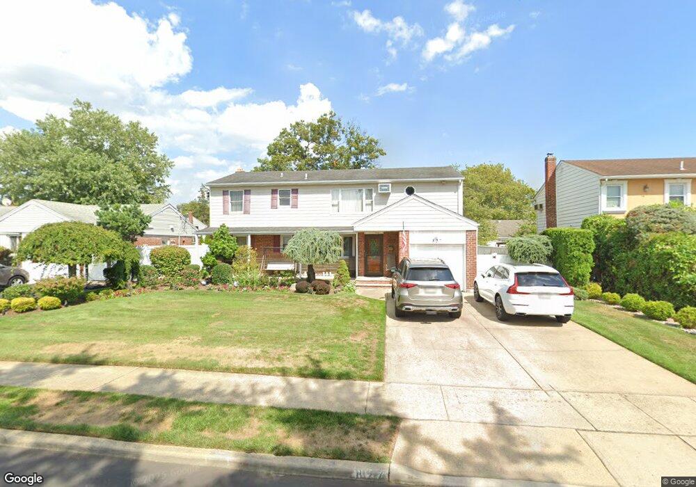 827 Chestnut St, Franklin Square, NY 11010 - photo 1