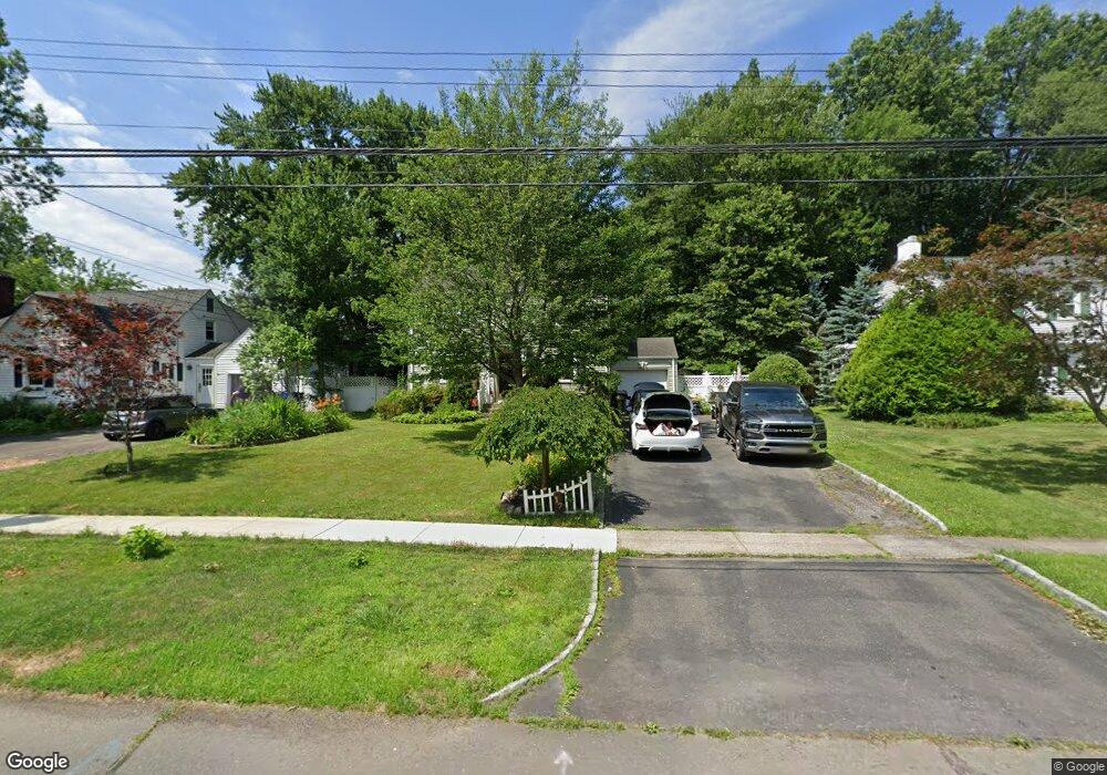 17 Seneca Rd, West Hartford, CT 06117 - photo 1