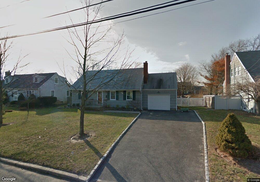 20 Nancy Dr, Sayville, NY 11782 - photo 1