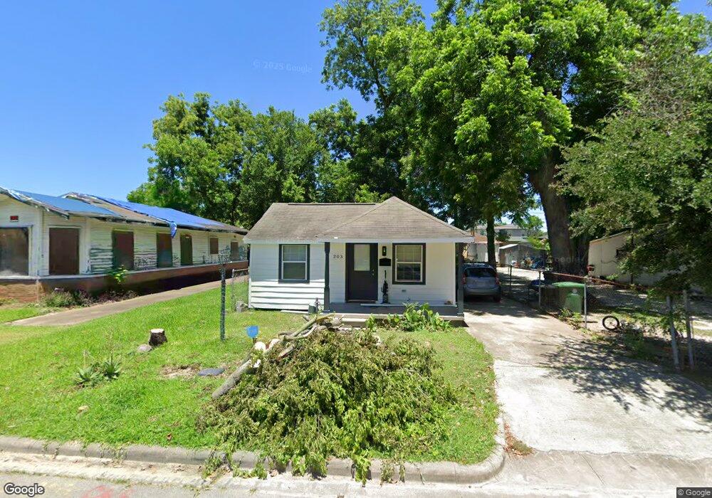 203 E 30th St, Houston, TX 77018 - photo 1