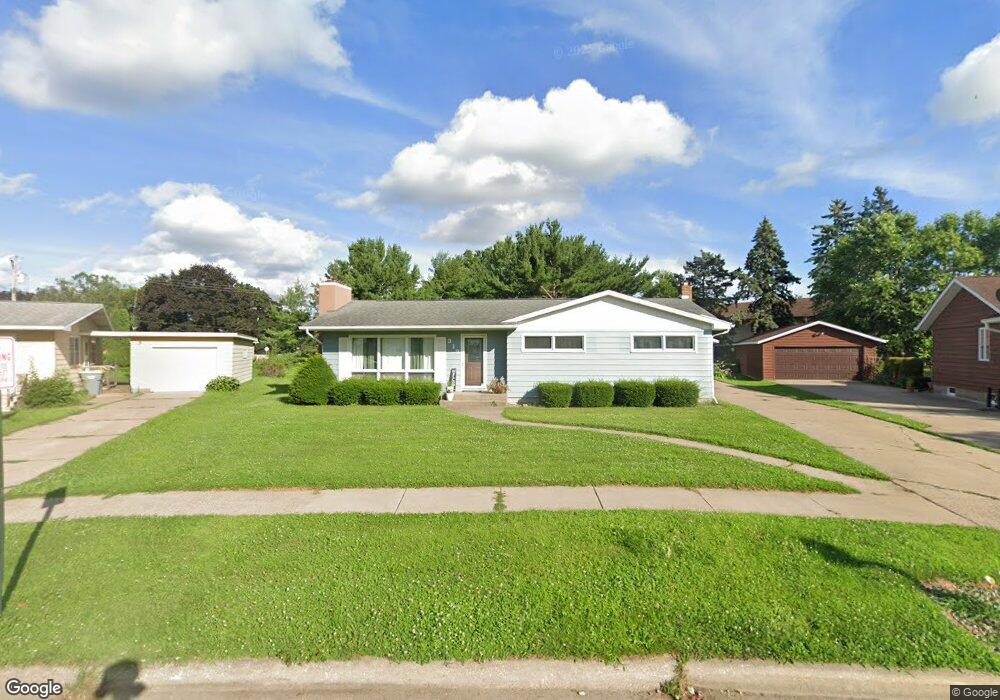 313 N 3rd St, La Crescent, MN 55947 - photo 1