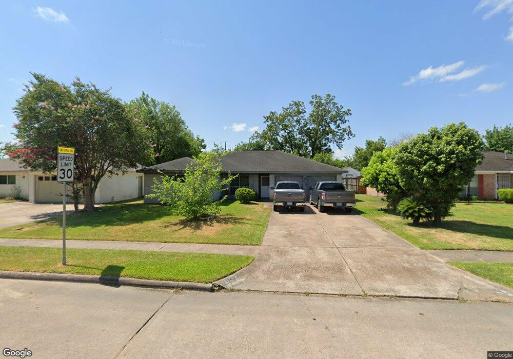 1143 Twin Falls Rd, Houston, TX 77088 - photo 1