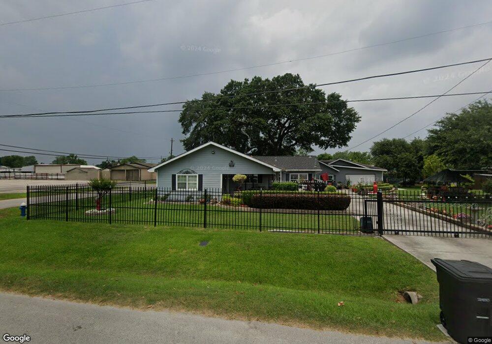 9901 Epsom Rd, Houston, TX 77093 - photo 1
