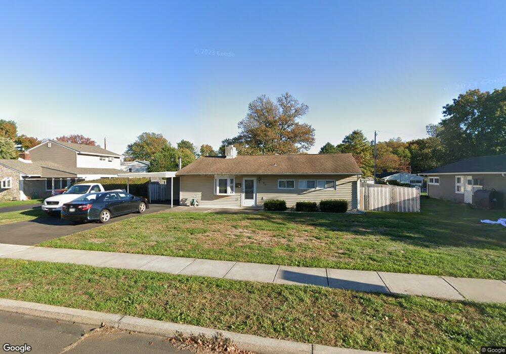 32 Young Birch Rd, Levittown, PA 19057 - photo 1