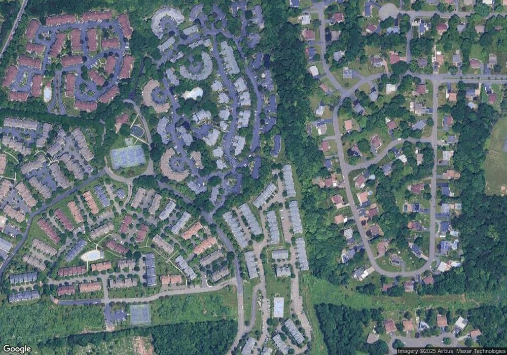 137 Treetop Cir unit 137, Nanuet, NY 10954 - photo 1