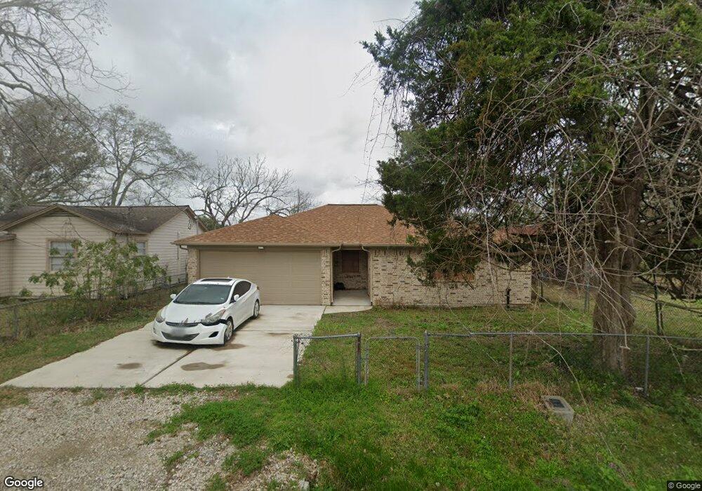 221 Brennen Ln, Alvin, TX 77511 - photo 1