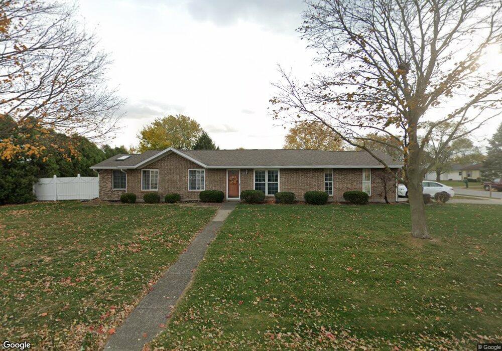 1202 Fernwood Dr, Wapakoneta, OH 45895 - photo 1
