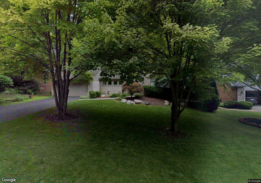 2371 Hidden Lake Ct, West Bloomfield, MI 48324 - photo 1