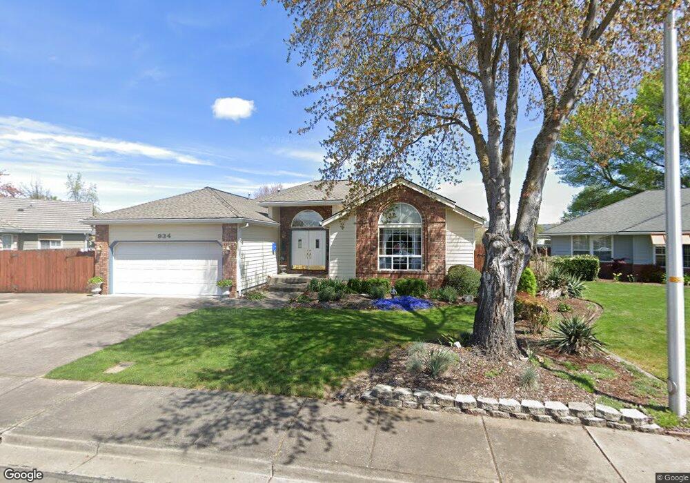 934 Brandon St, Central Point, OR 97502 - photo 1