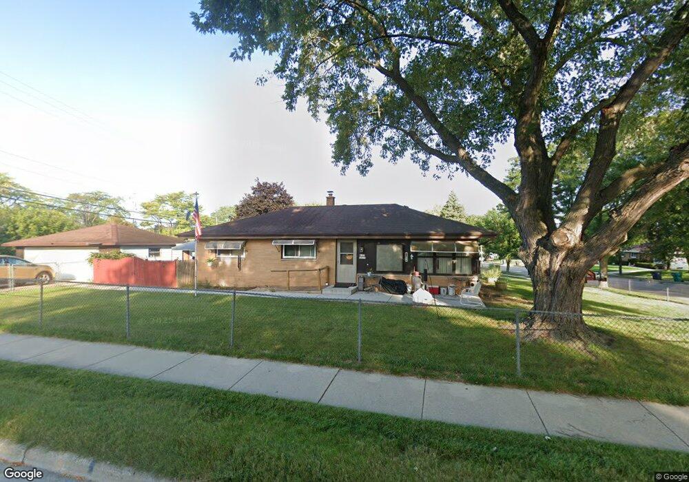 W152N8277 Elm Ln, Menomonee Falls, WI 53051 - photo 1