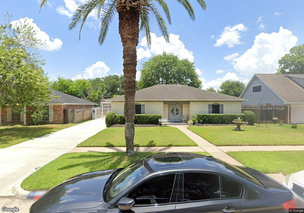 8215 Gulf Spring Ln, Houston, TX 77075 - photo 1