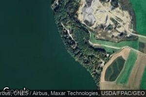 8 Heather Ln, Wales, ME 04280