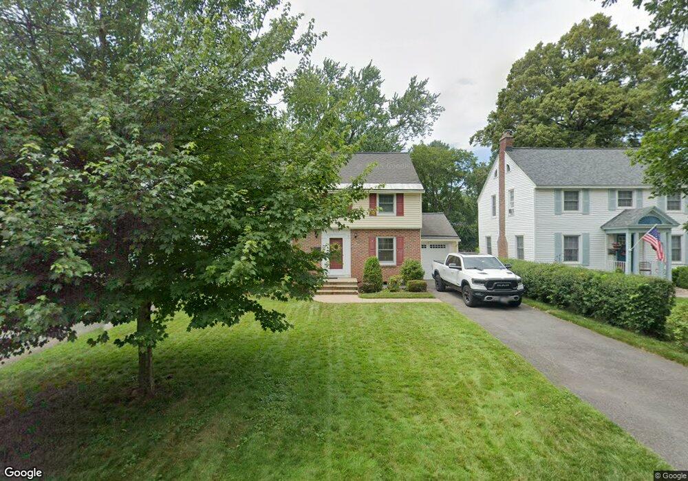 1517 Valencia Rd, Schenectady, NY 12309 - photo 1