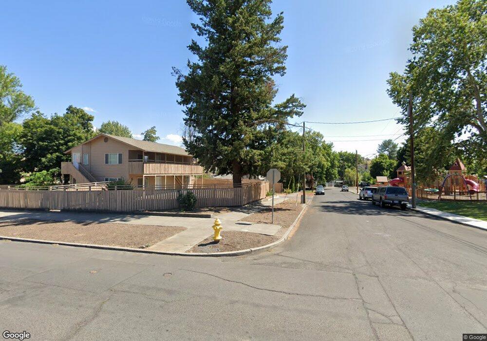 214 NW 4th St, Pendleton, OR 97801 - photo 1