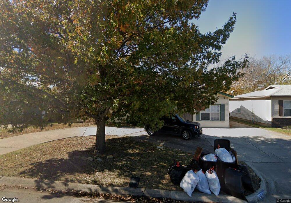 521 Harmon Rd, Hurst, TX 76053 - photo 1