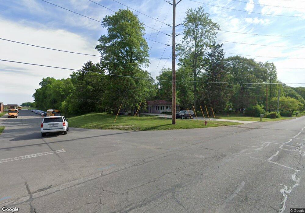 900 E Woodview Dr, Nappanee, IN 46550 - photo 1