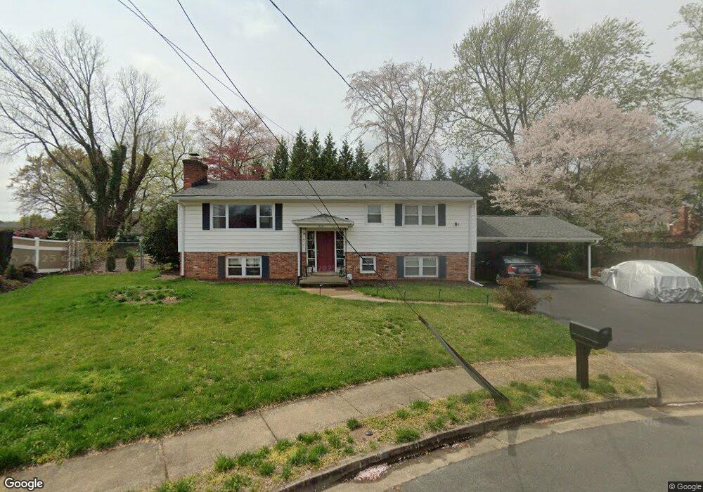 602 Longview Ct NE, Vienna, VA 22180 - photo 1