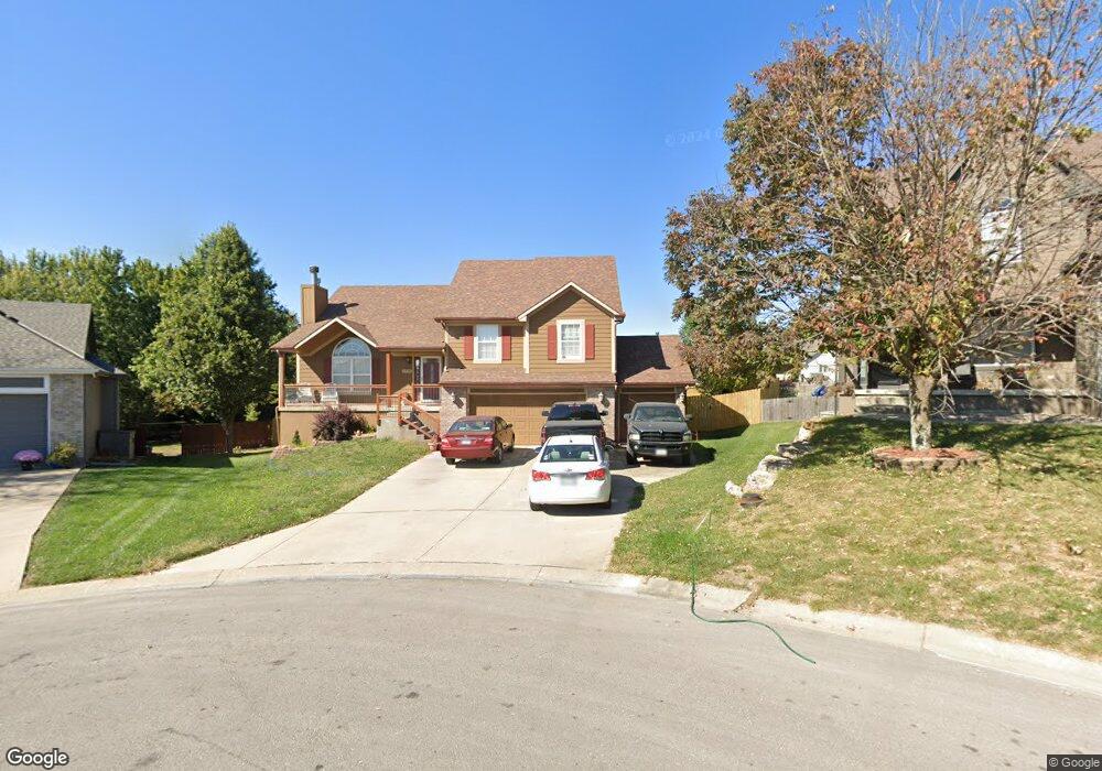 1716 Bobcat Ct, Raymore, MO 64083 - photo 1