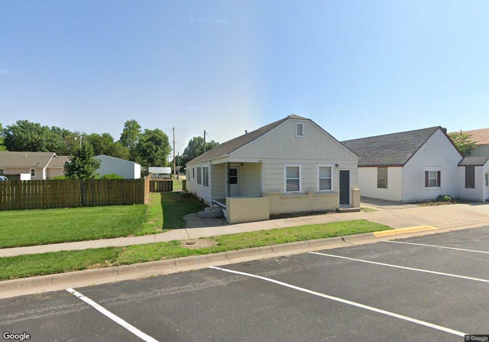321 W Wichita Ave, Colwich, KS 67030 - photo 1