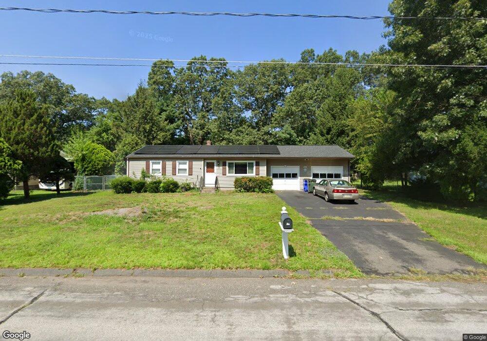 65 Leslie St, Windsor Locks, CT 06096 - photo 1