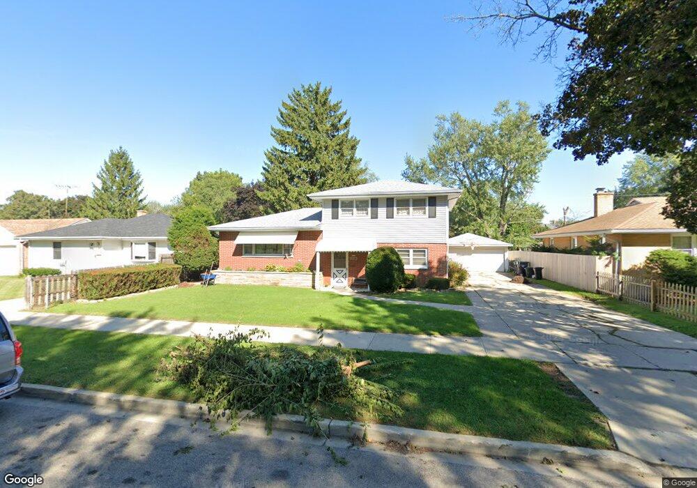 1039 N Berwick Blvd, Waukegan, IL 60085 - photo 1