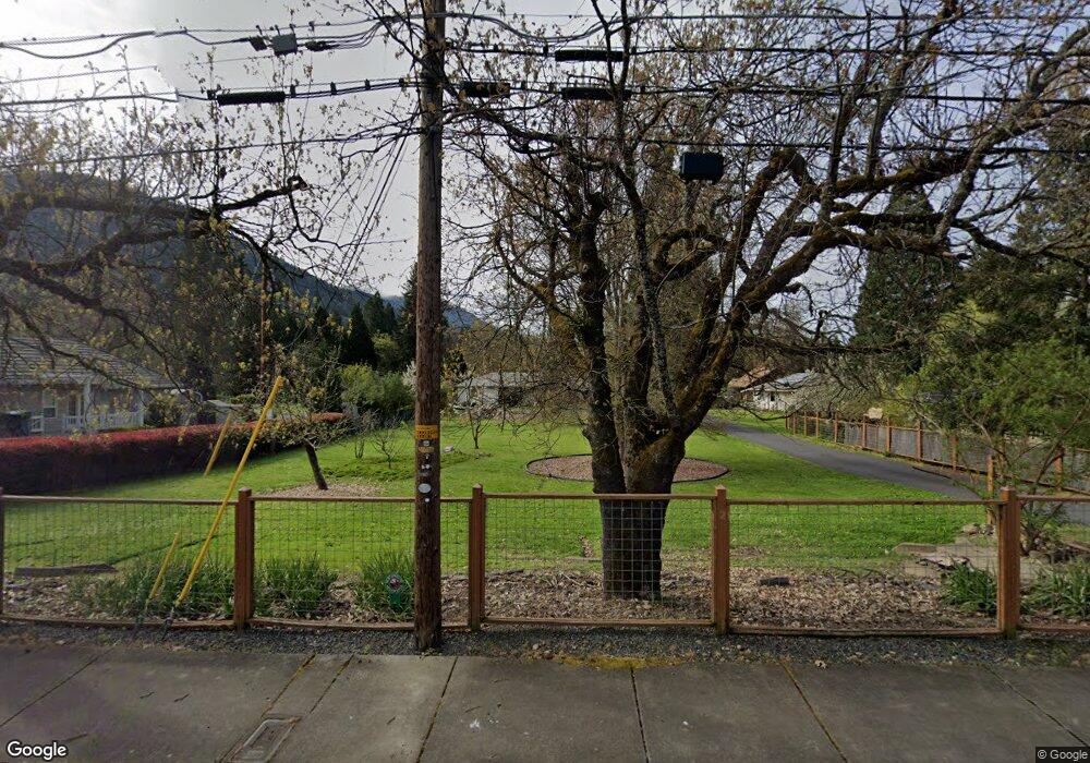 1915 SE Portola Dr, Grants Pass, OR 97526 - photo 1