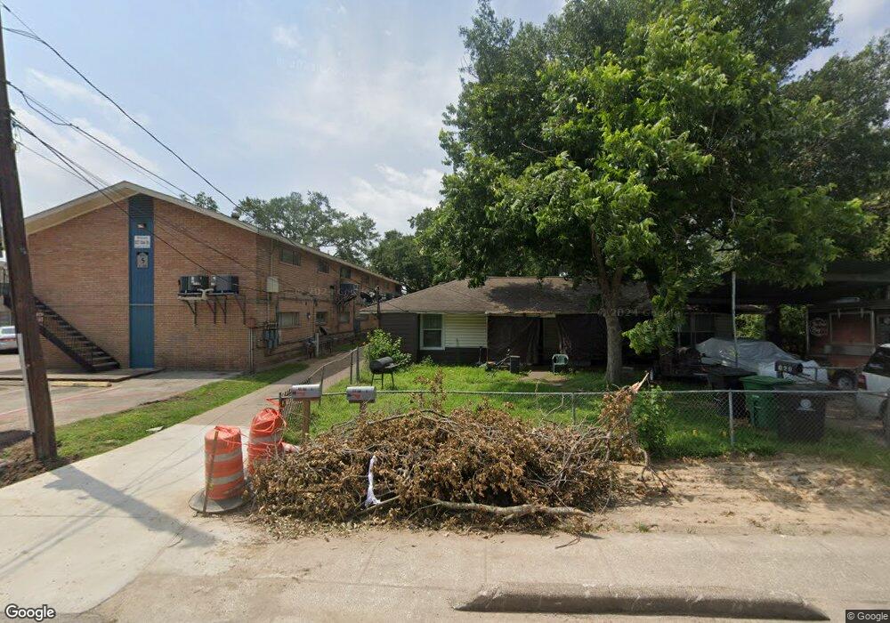 829 Oak St, Houston, TX 77018 - photo 1