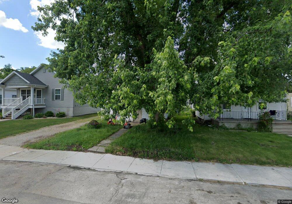 1132 I Ave NW, Cedar Rapids, IA 52405 - photo 1