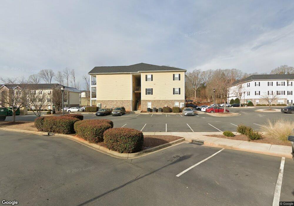 221 Embassy Dr, Fort Mill, SC 29715 - photo 1