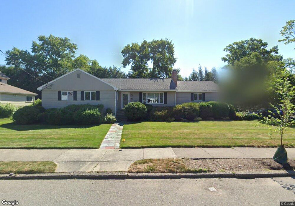 5 Helene Rd, Waban, MA 02468 - photo 1