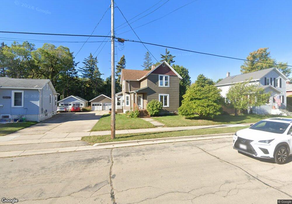 1243 Elmwood Ave, Oshkosh, WI 54901 - photo 1