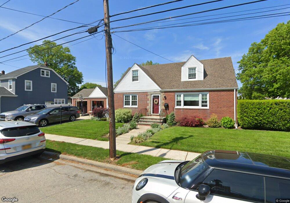 131 Monroe St, Franklin Square, NY 11010 - photo 1