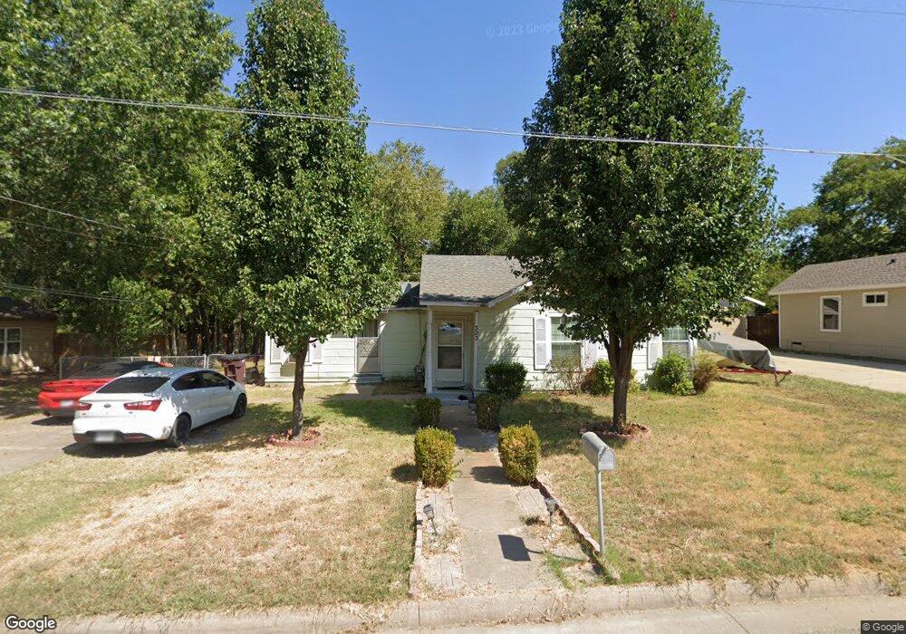 303 E 15th St, Bonham, TX 75418 - photo 1