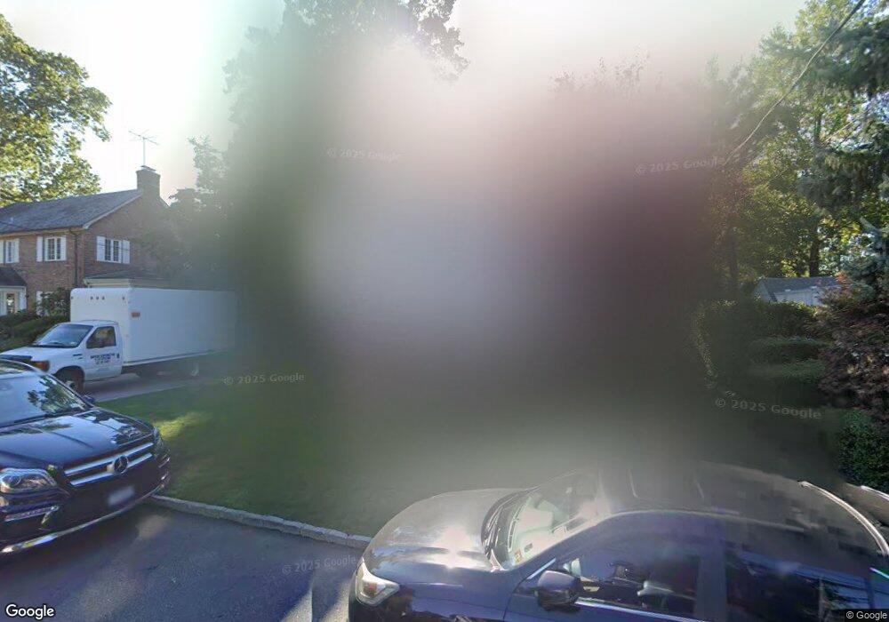 69 Eakins Rd, Manhasset, NY 11030 - photo 1