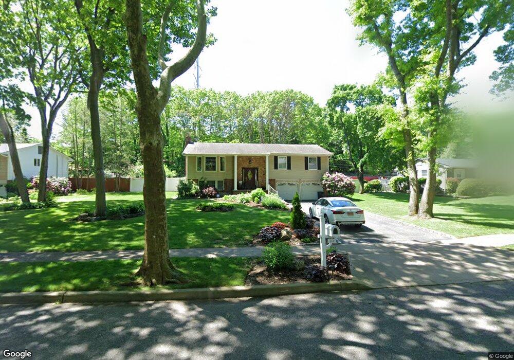 64 Gannet Dr, ComMacK, NY 11725 - photo 1