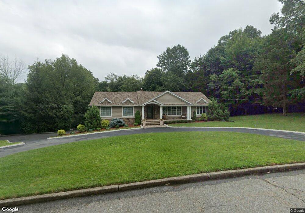 678 Peach Tree Ln, Franklin Lakes, NJ 07417 - photo 1