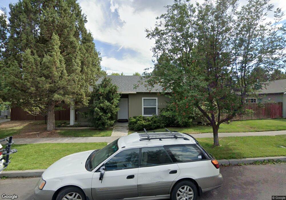 20673 Honeysuckle Ln, Bend, OR 97702 - photo 1