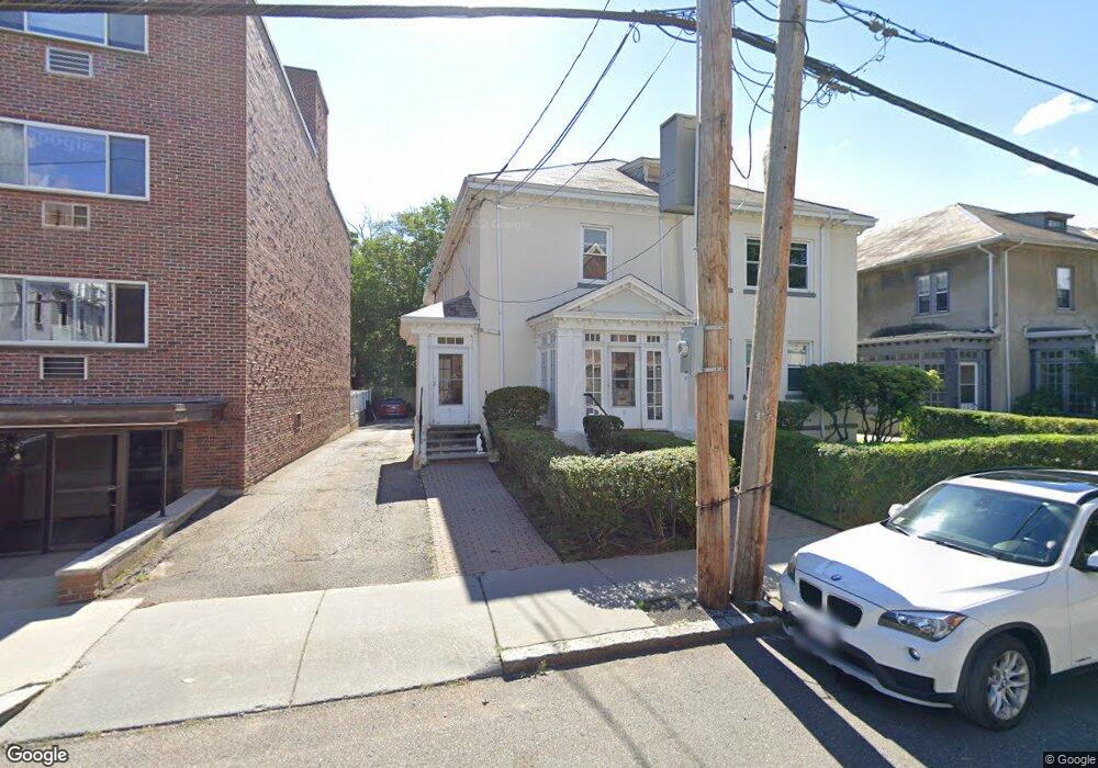 73 Green St unit 3, Brookline, MA 02446 - photo 1