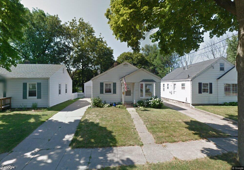 1209 Woodbine Ave, Lansing, MI 48910 - photo 1