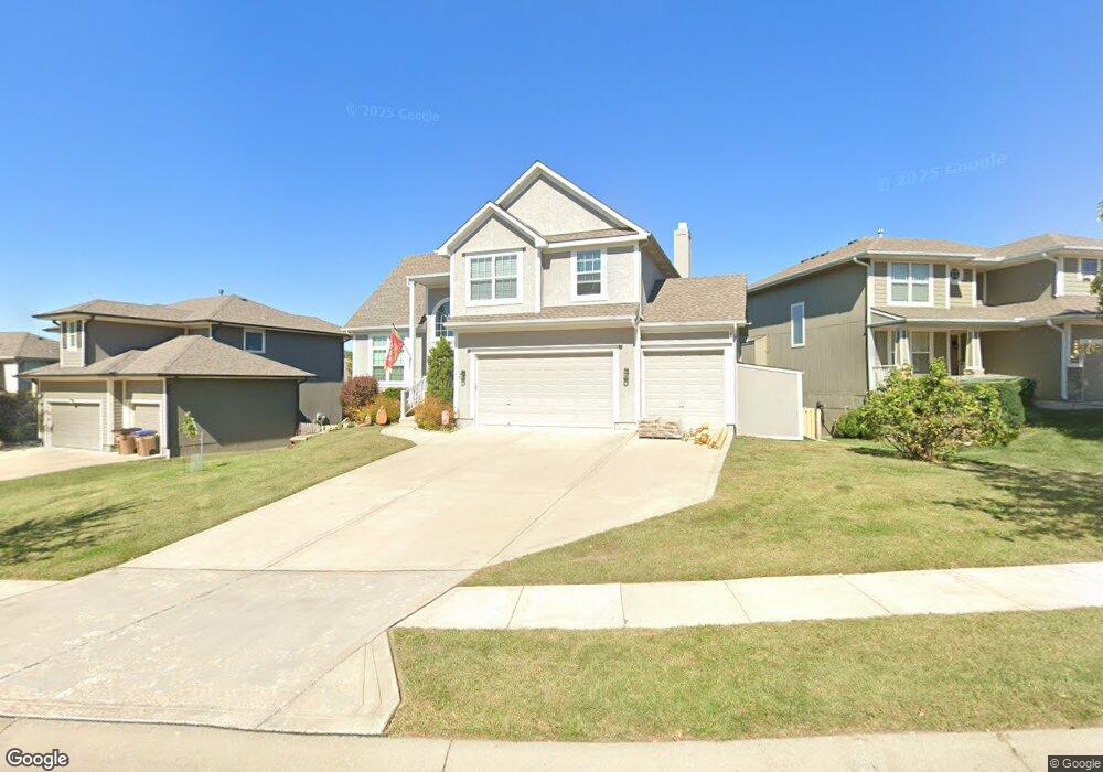 314 Alder Dr, Raymore, MO 64083 - photo 1