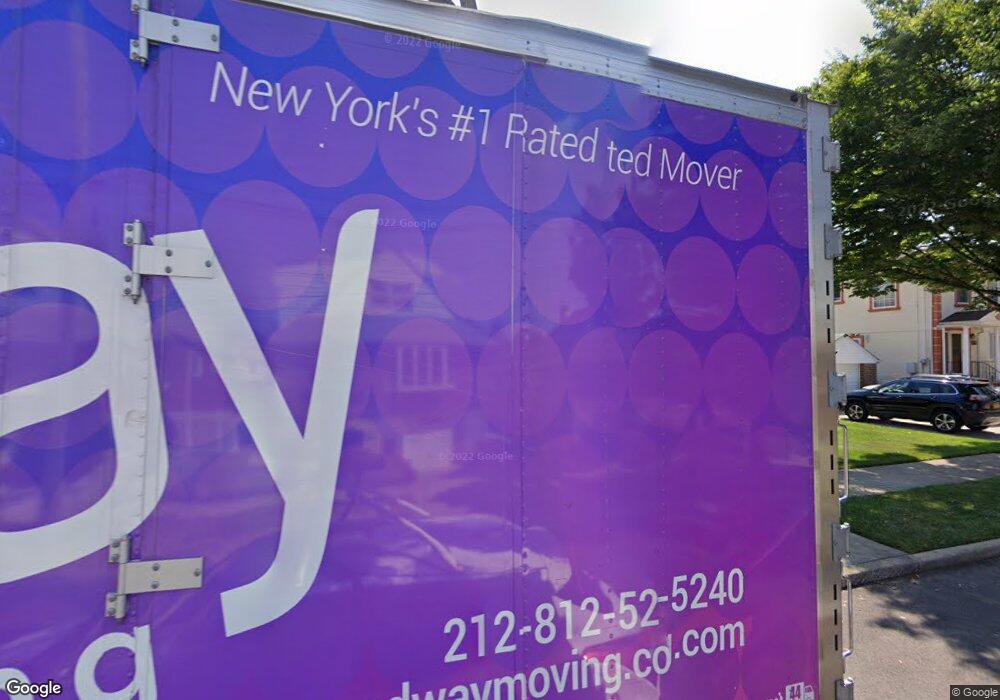 8545 262nd St, Floral Park, NY 11001 - photo 1