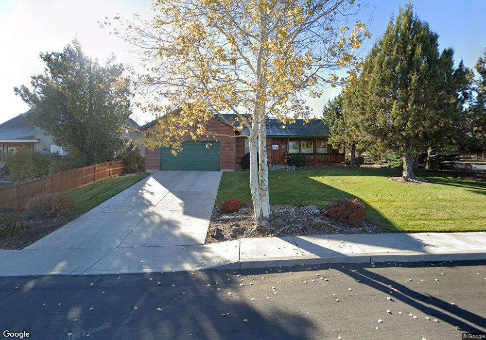 3560 SW Hillcrest Ct, Redmond, OR 97756 - photo 1