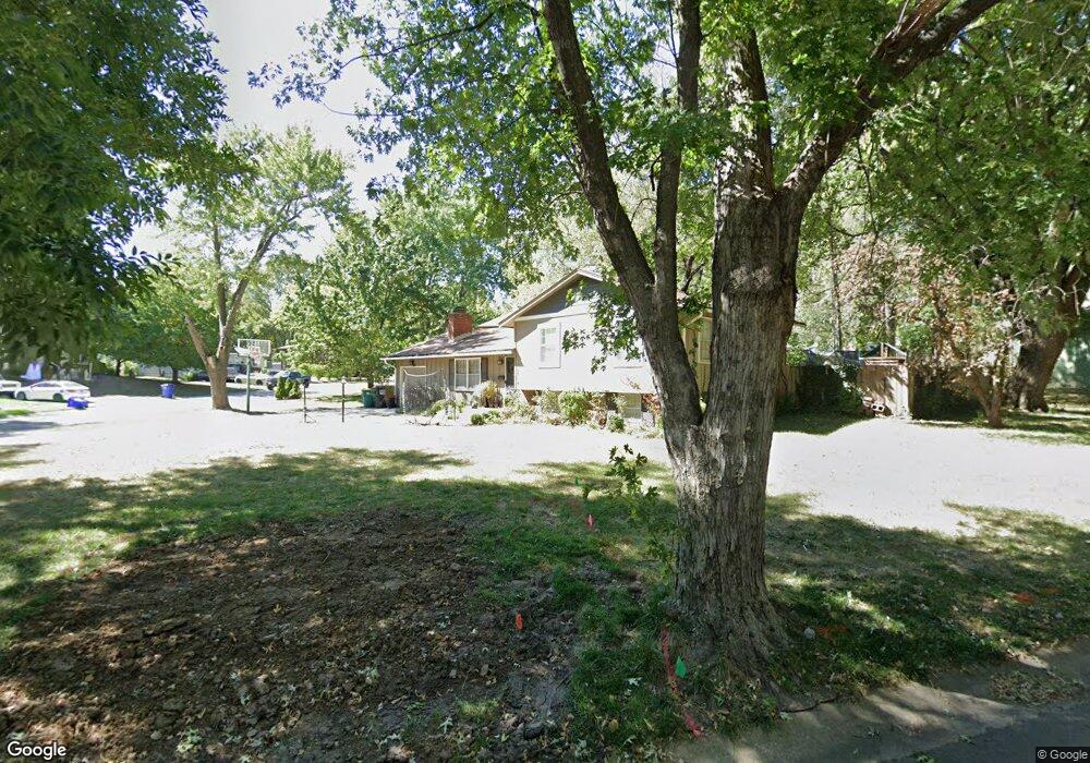 6714 Earnshaw St, Shawnee, KS 66216 - photo 1