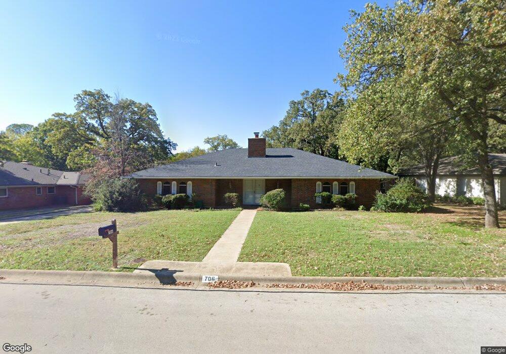 706 Ridgecrest Cir, Denton, TX 76205 - photo 1