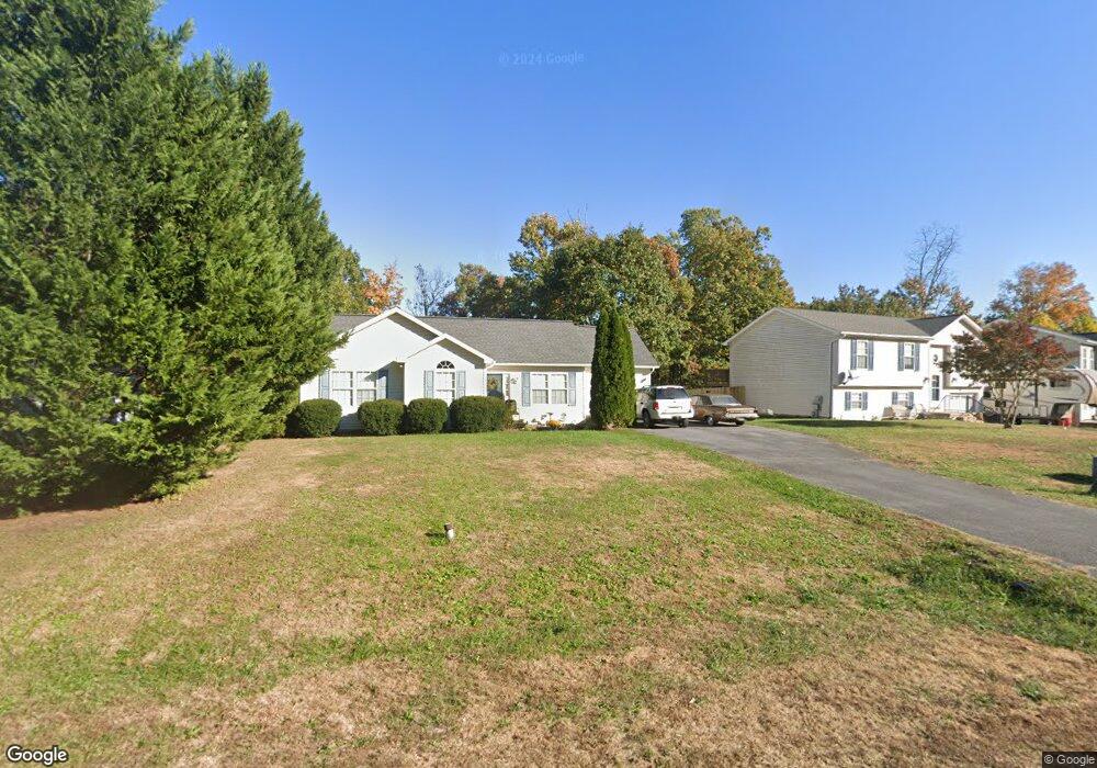 286 Longwood Dr, Bunker Hill, WV 25413 - photo 1