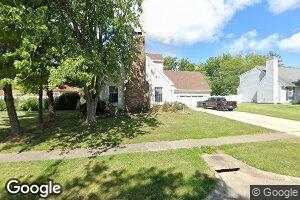 2614 Krishire Dr, Charleston, IL 61920
